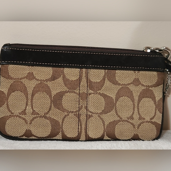 RARE COACH SIGNATURE BEADED WRISTLET Brown and Black Suede Trim - Picture 3 of 9